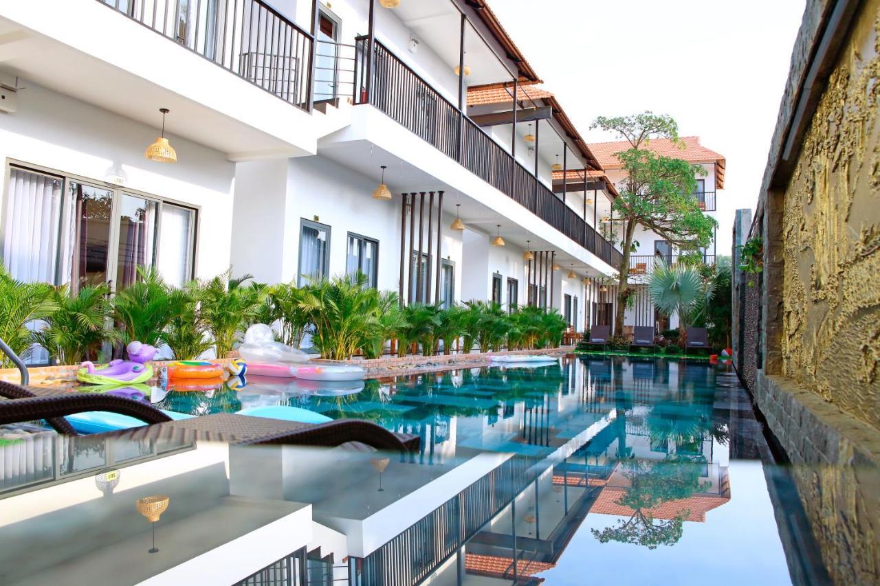 Hotel Aurora House 3*